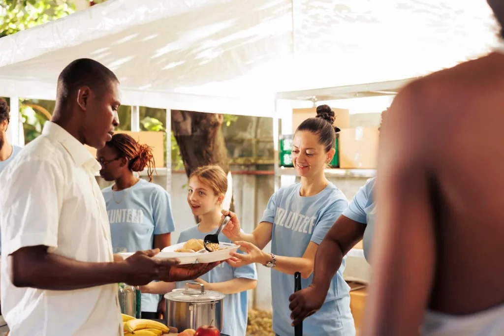 sopa solidaria caridade refeição com amor cozinhando com afetividade